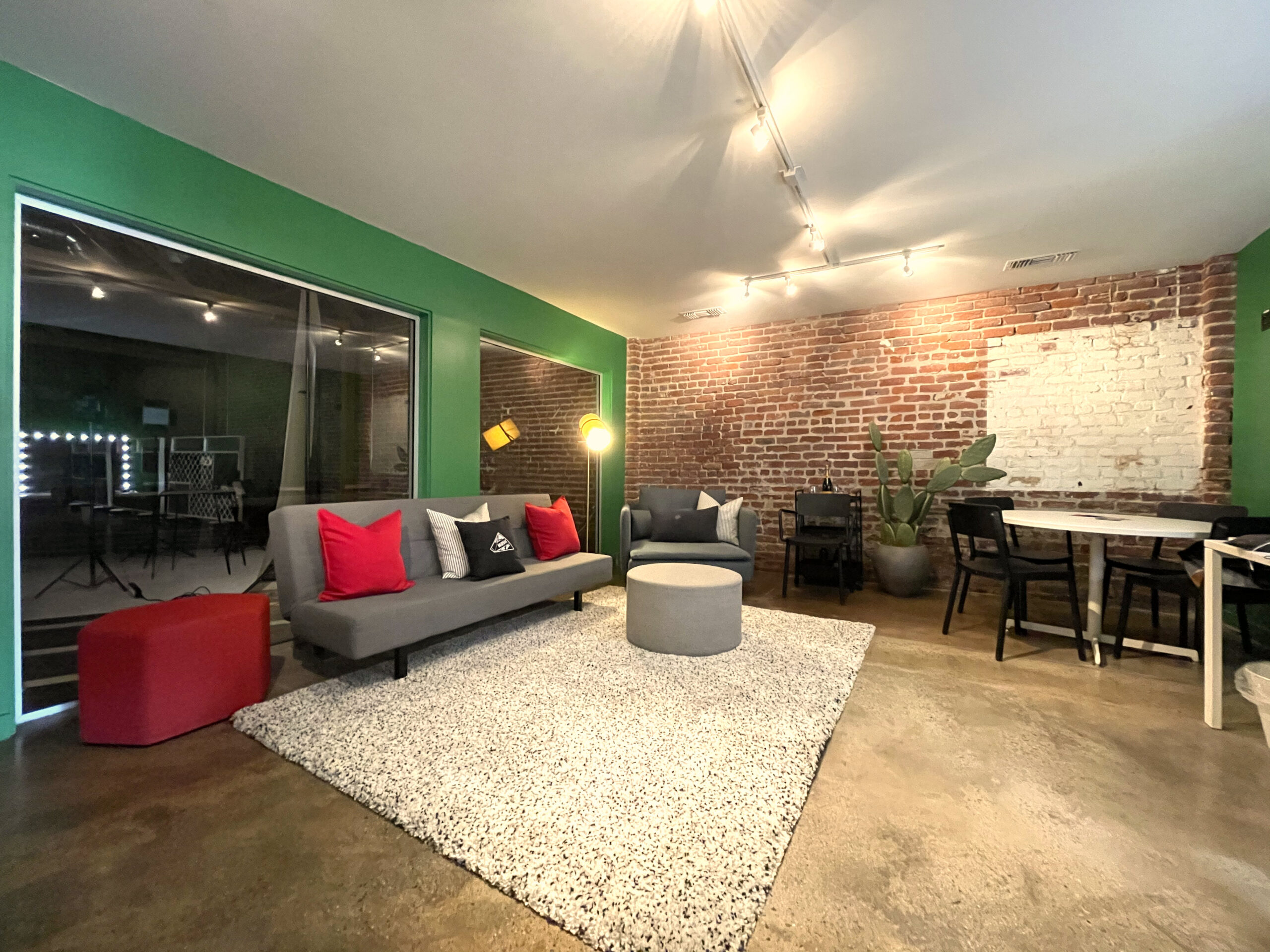 MGS-Green-Room-Lounge-Makeup-Dressing-Room