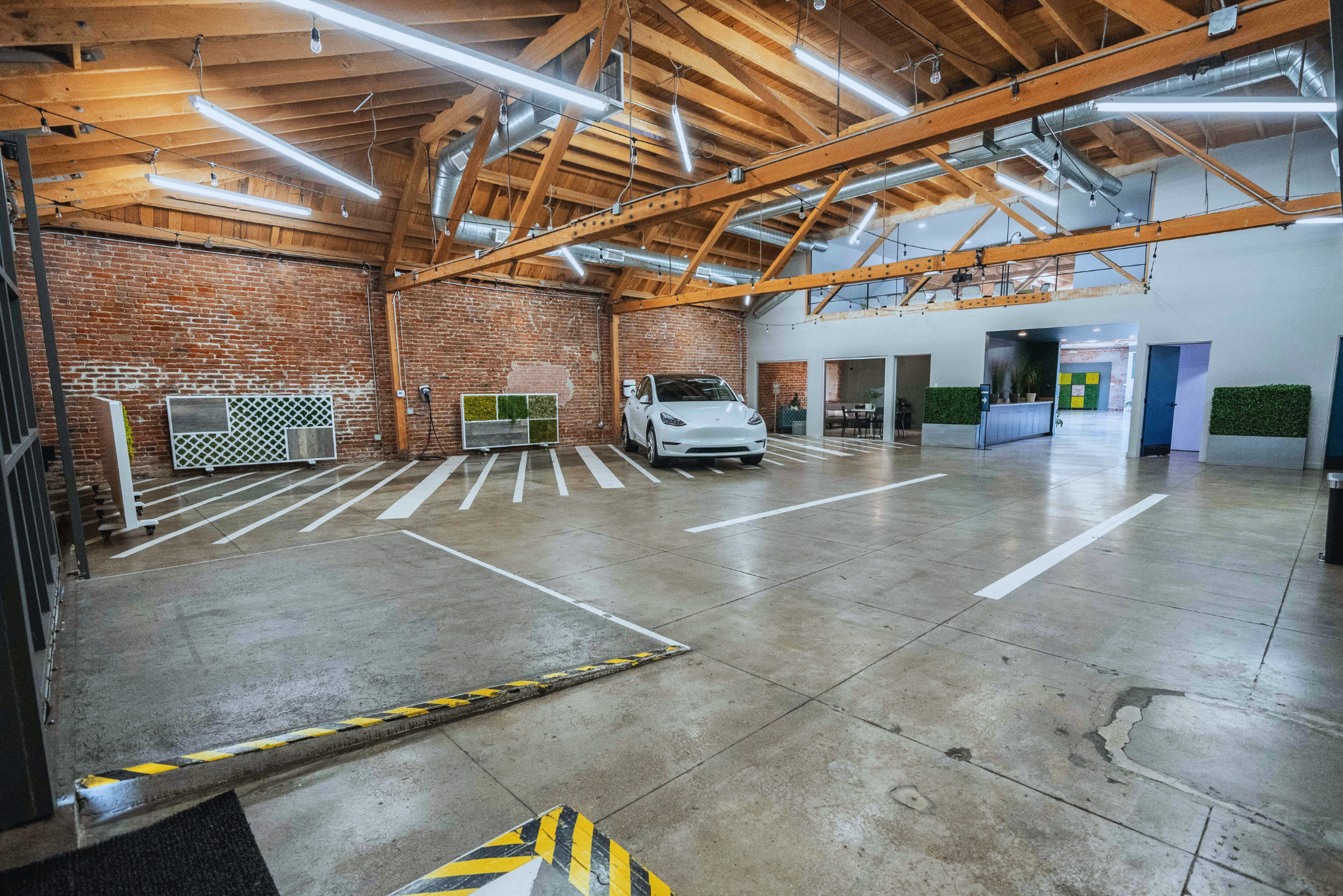 MG Studio Connecticut St Room - MR